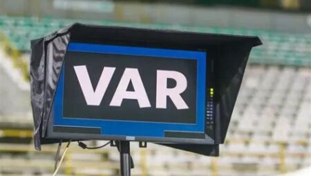 VAR Teknolojisi: Futbola Etkisi ve Tartışmalar