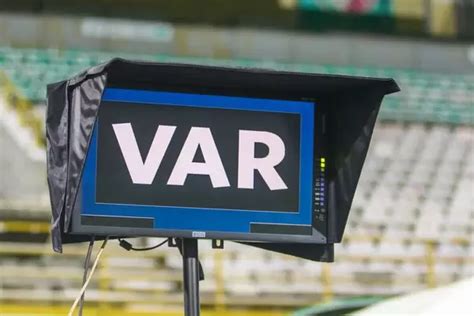 VAR Teknolojisi: Futbola Etkisi ve Tartışmalar